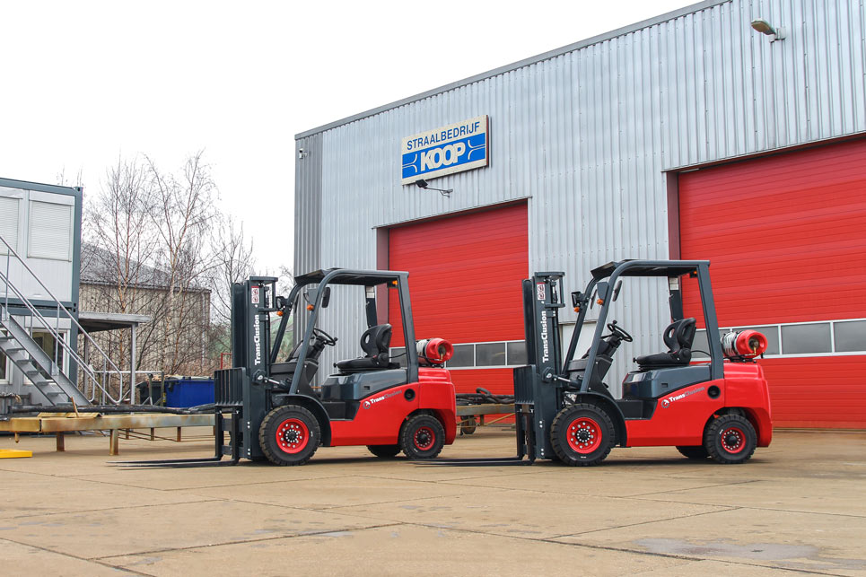 Twee nieuwe LPG heftrucks voor Straalbedrijf Koop